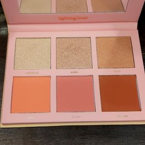 Blush and highlighter palette